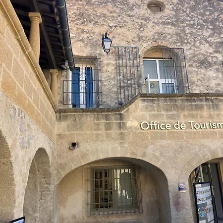 7 Balaruc-les-Bains